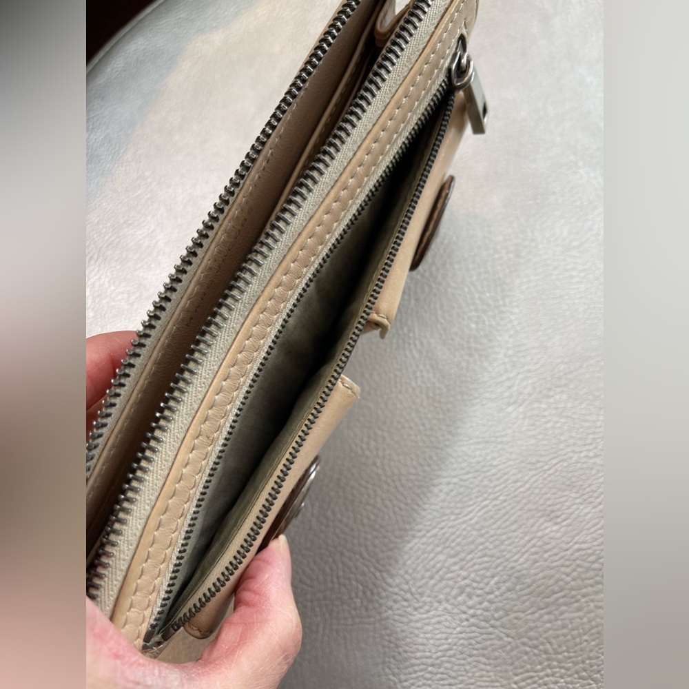 Marc Jacobs Wallet - Picture 8 of 16